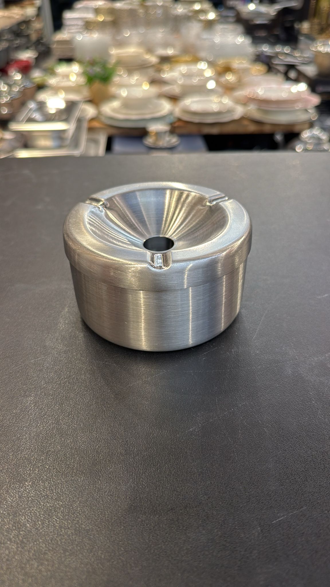 מאפרה סגורה נירוסטה 10 ס״מ