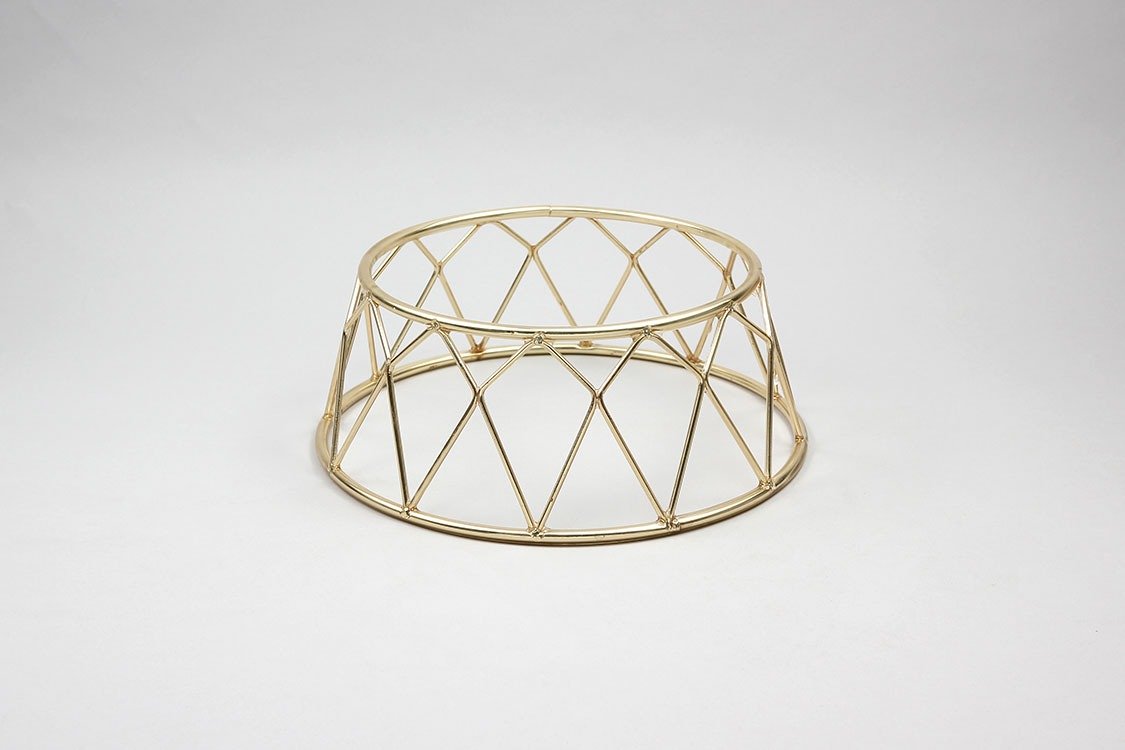 סטנד עגול קוני זהב גובה 10 ס”מ