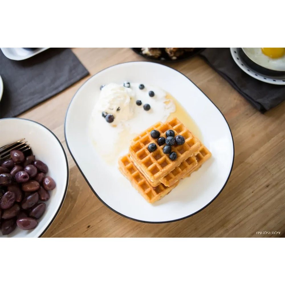 מגש אובלי 31 ס"מ , פס שחור קורנינג CORELLE