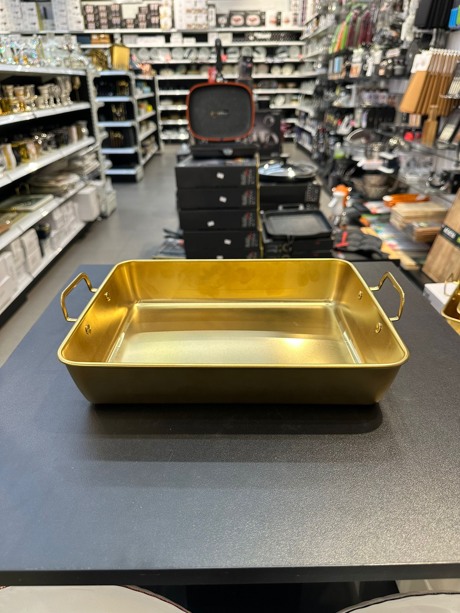 תבנית נירוסטה זהב + ידיות 30X24X6 ס״מ