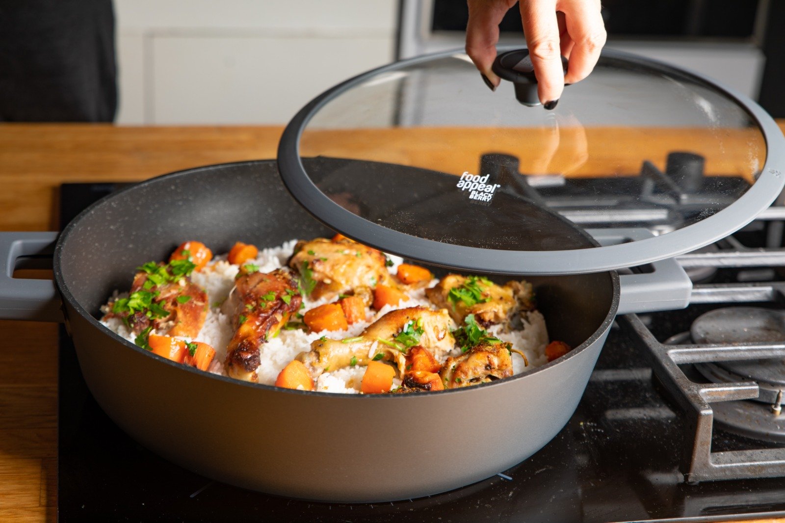 סוטאז' 28 ס"מ, 4.2 ליטר BLACKBERRY