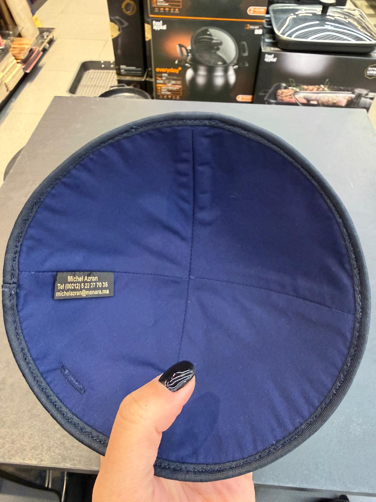 כיפה קטיפה מרוקאית 18 ס״מ – ג׳ינס כהה 'האש שלי' כתוביות רוז גולד