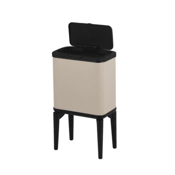 פח אשפה - מוקה ראש שחור על רגליים שחורות 5 ליטר דגם אורלנדו