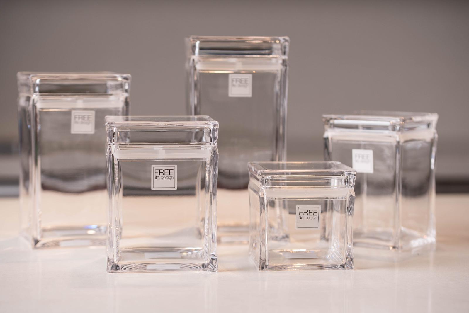 מיכל קופסת אחסון שקוף אקרילית 0.8 ל' מרובע צר 10X10 ס"מ גובה 15 ס"מ FREE