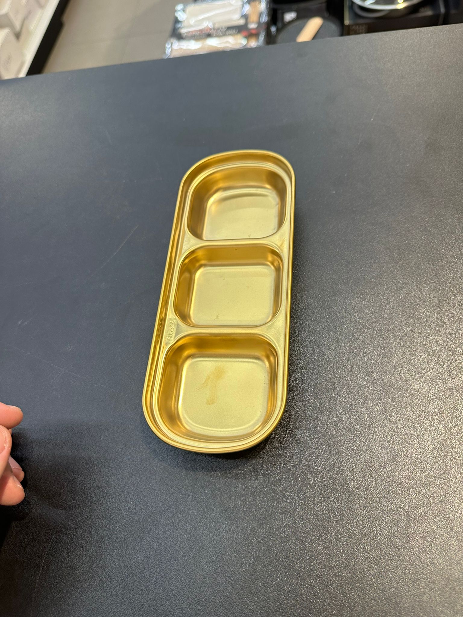 צלוחית למטבלים נירוסטה זהב מחולקת ל -3