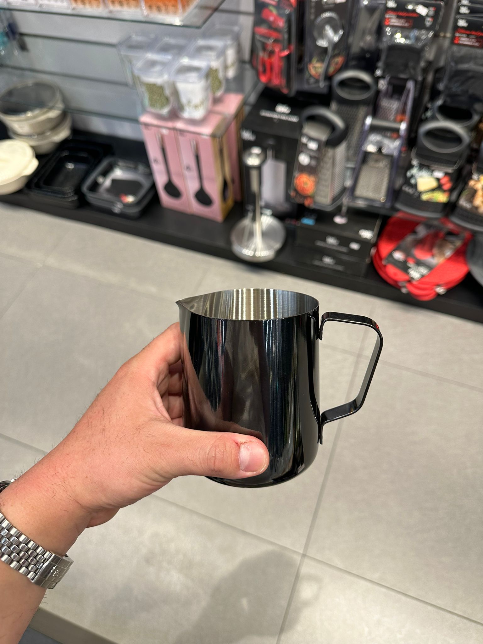 כד הקצפה - נירוסטה שחורה 600 מ״ל