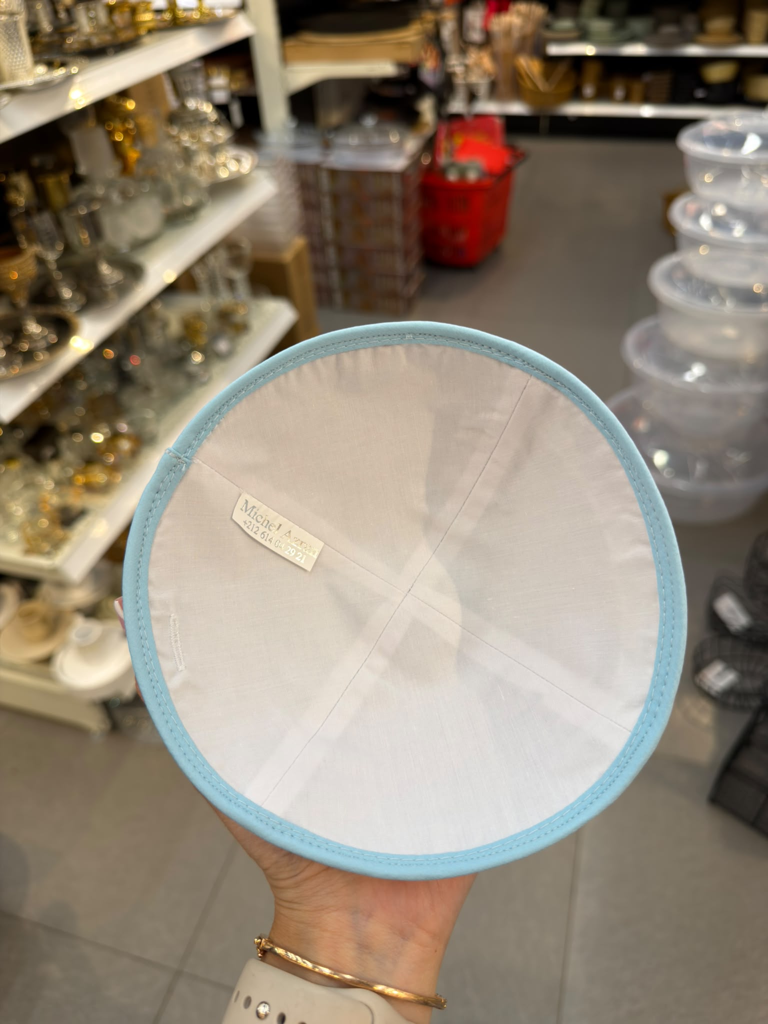 כיפה קטיפה מרוקאית 18 ס״מ – תכלת 'הרב עובדיה יוסף׳ כתוביות תכלת