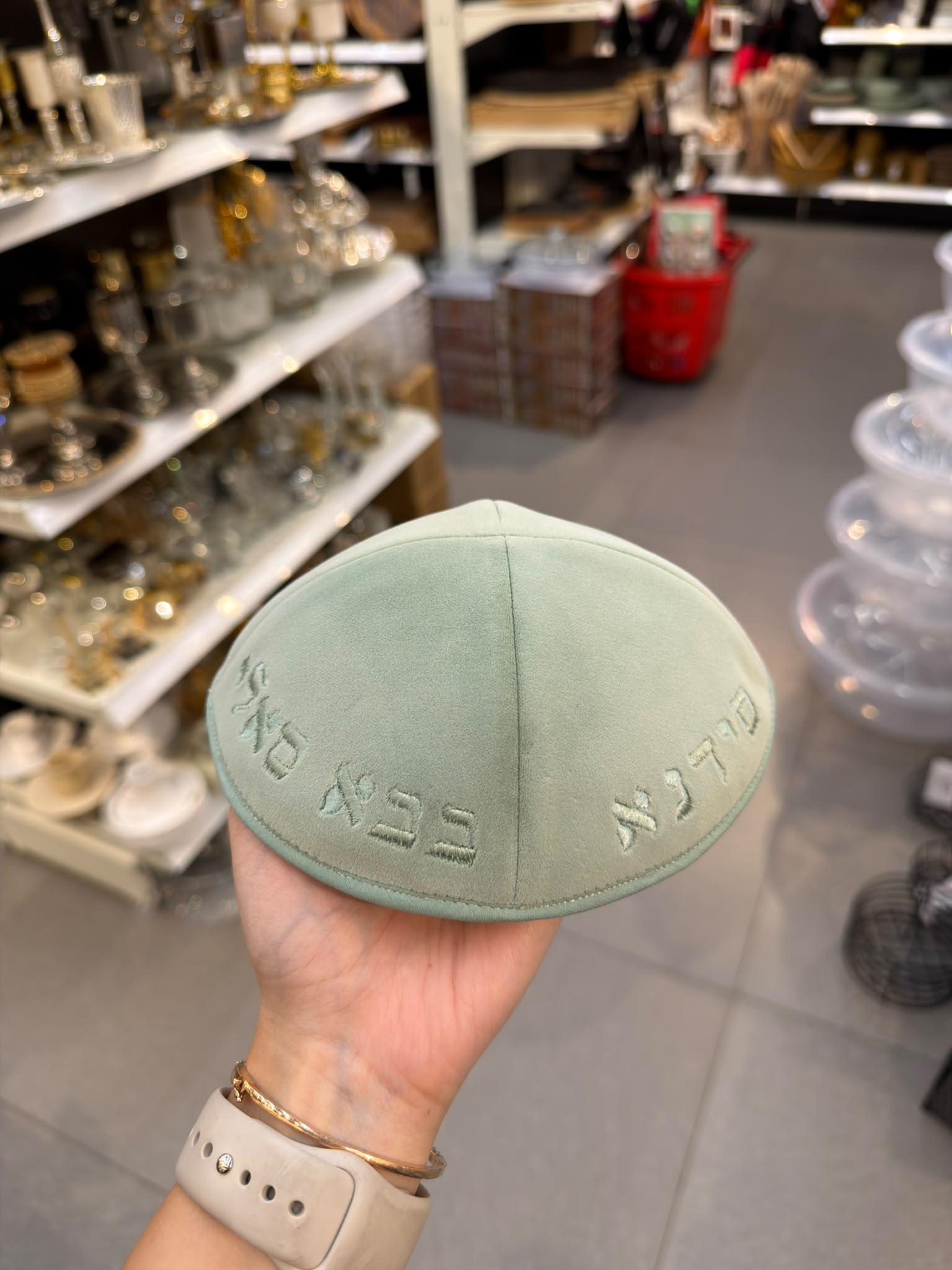 כיפה קטיפה מרוקאית 18 ס״מ – ירוק מנטה 'סידנא בבא סאלי׳ כתוביות ירוק מנטה