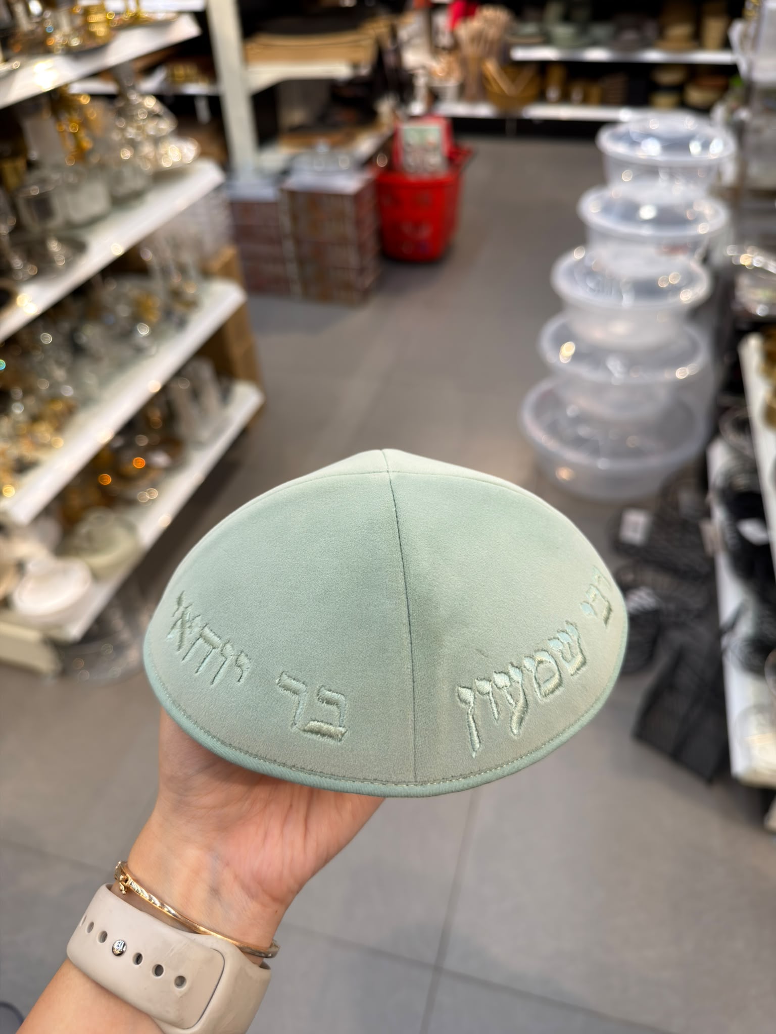 כיפה קטיפה מרוקאית 18 ס״מ – ירוק מנטה 'רבי שמעון בר יוחאי׳ כתוביות ירוק מנטה