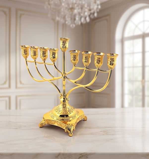 חנוכיה מתכת - זהב חישוקים 31 ס"מ על רגליים מעוטרות דגם avi673