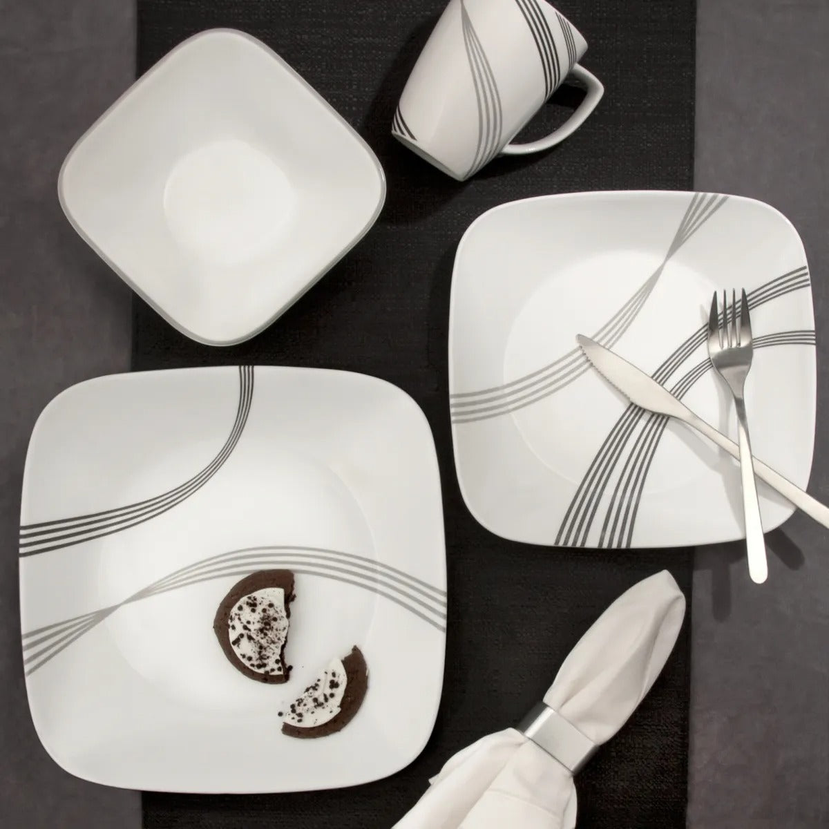 סט צלחות 16 חלקים דגם Urban Arc מבית קורנינג CORELLE