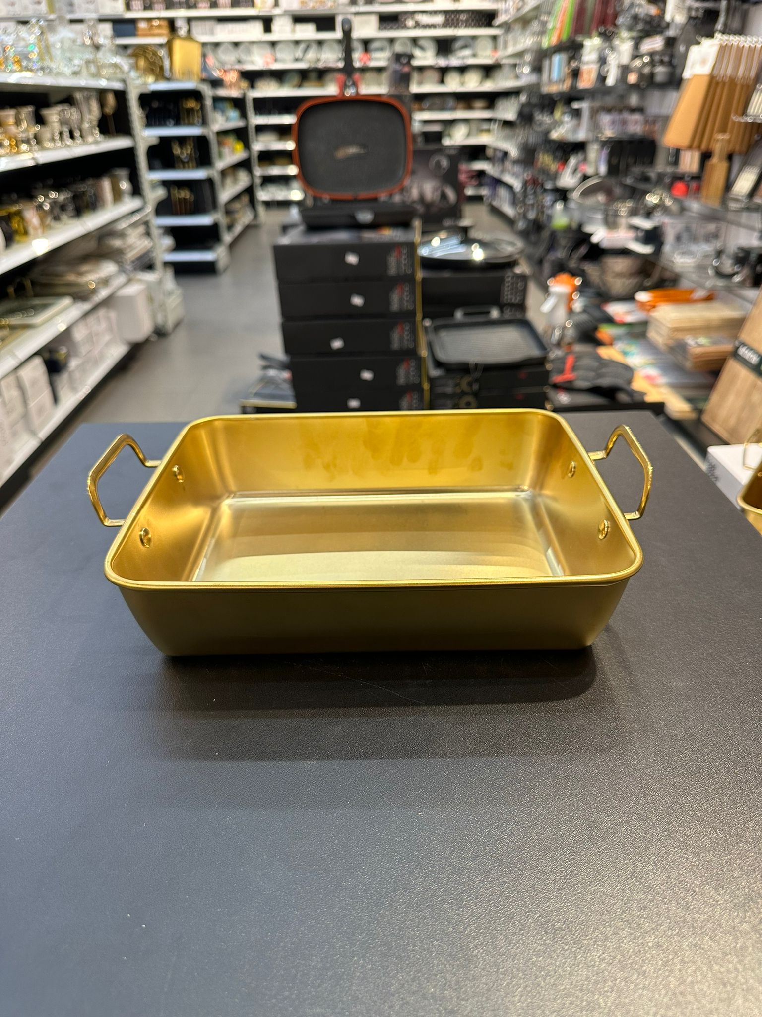 תבנית נירוסטה זהב + ידיות 26X21X6 ס״מ