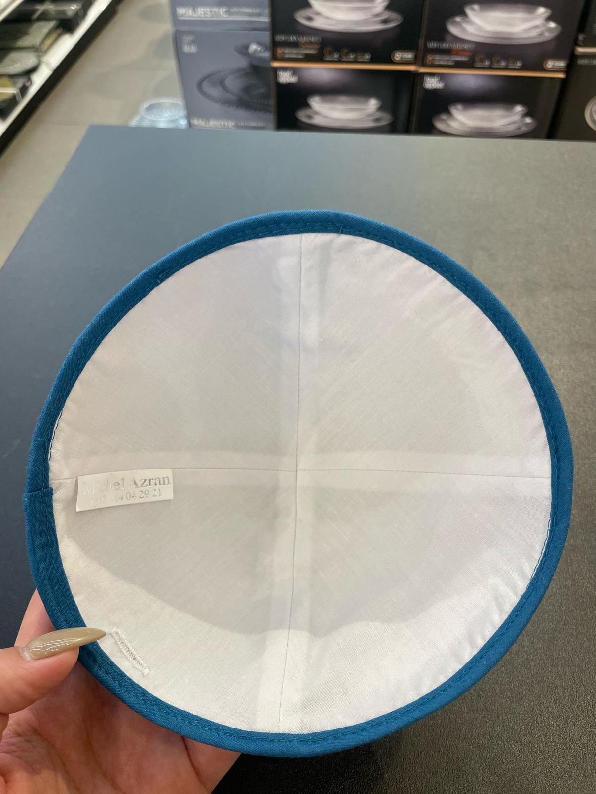 כיפה קטיפה מרוקאית 18 ס״מ – תכלת טורקיז ׳סידנא בבא סאלי' כתוביות רוז גולד