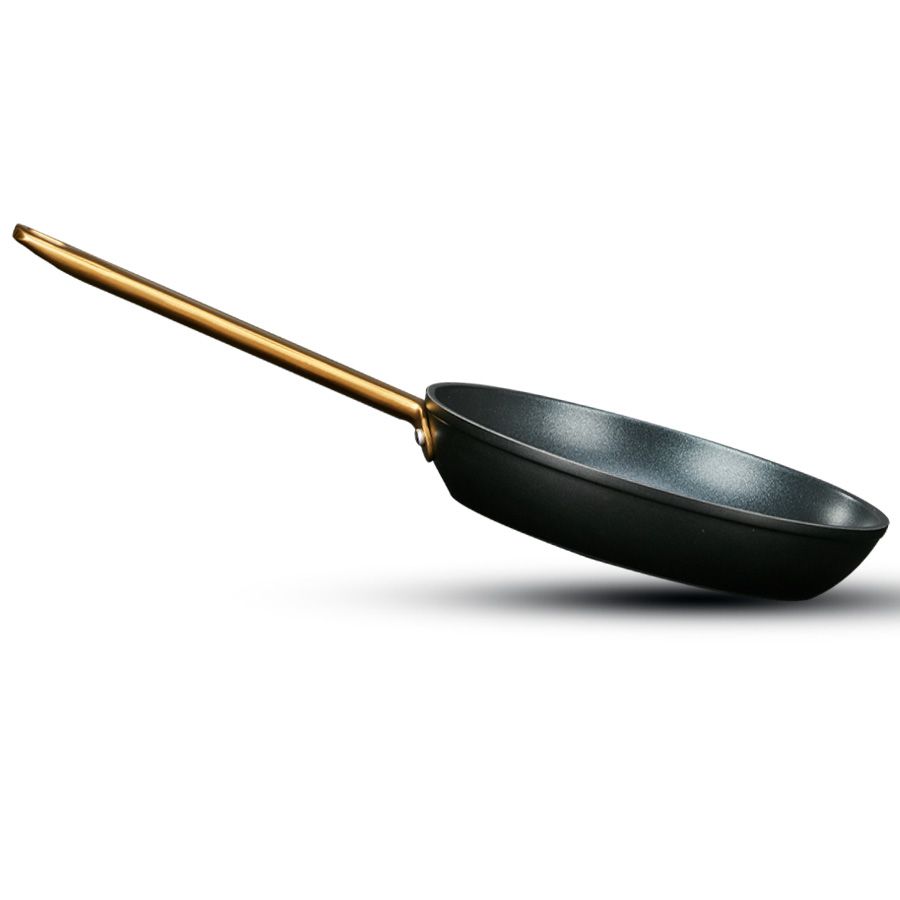 מחבת 28 ס"מ ENIGMA NONSTICK שחור ידיות זהב