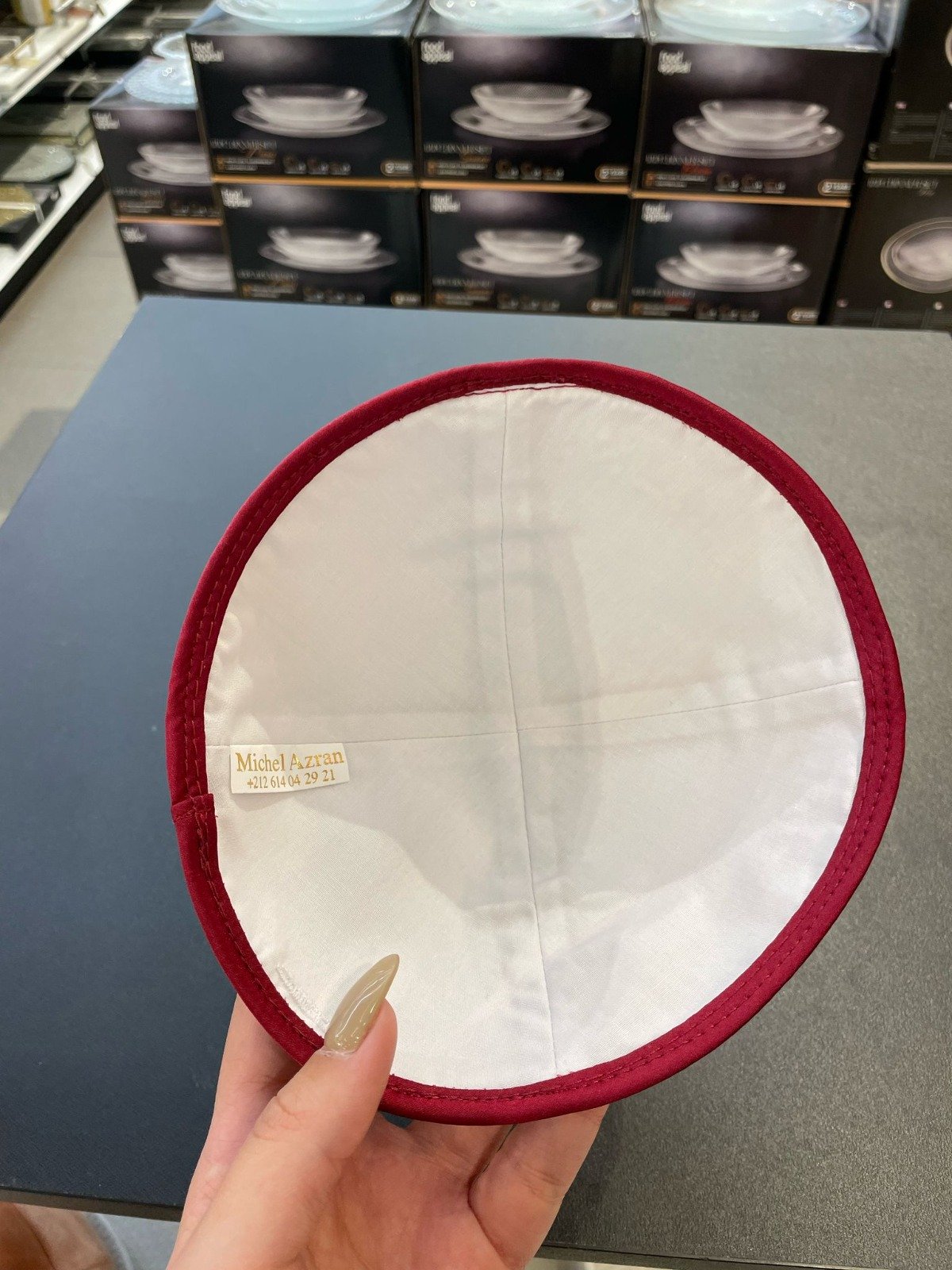 כיפה קטיפה מרוקאית 18 ס״מ – בורדו אדום ׳רבי שמעון בר יוחאי׳ כתוביות רוז גולד