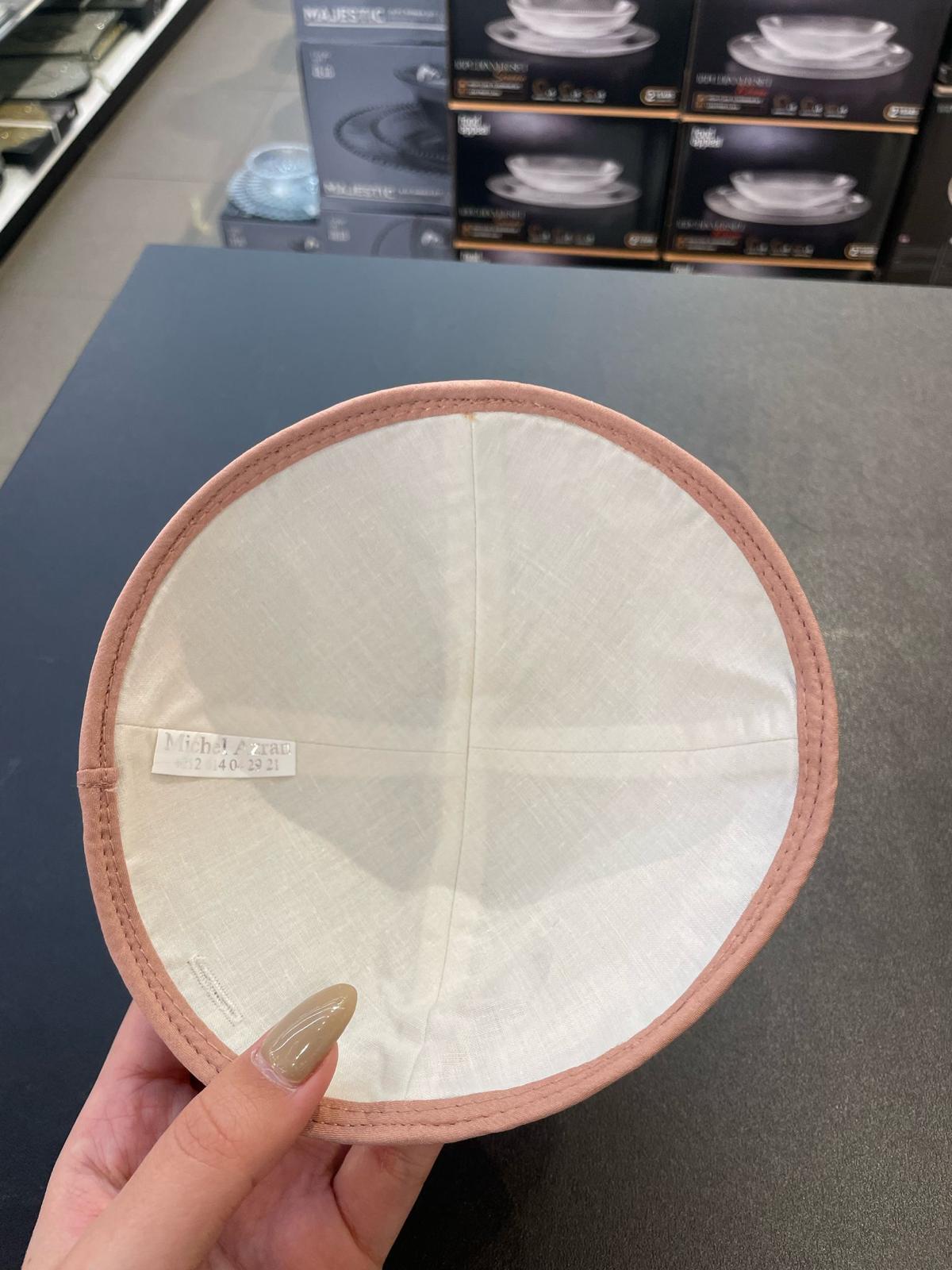 כיפה קטיפה מרוקאית 18 ס״מ – אפרסק ׳רבי שמעון בר יוחאי' כתוביות רוז גולד