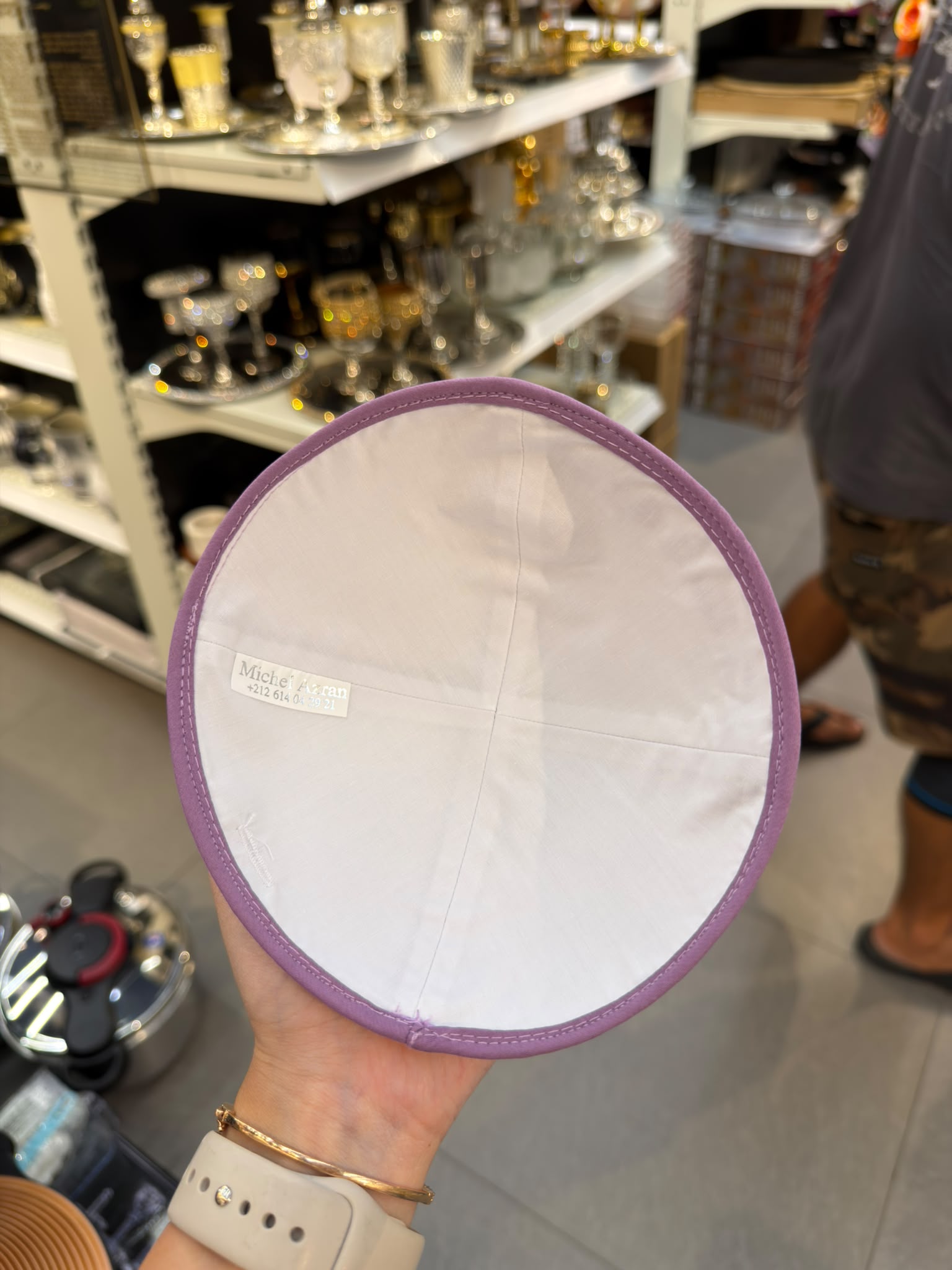 כיפה קטיפה מרוקאית 18 ס״מ – סגול 'רבי חיים פינטו׳ כתוביות סגולות