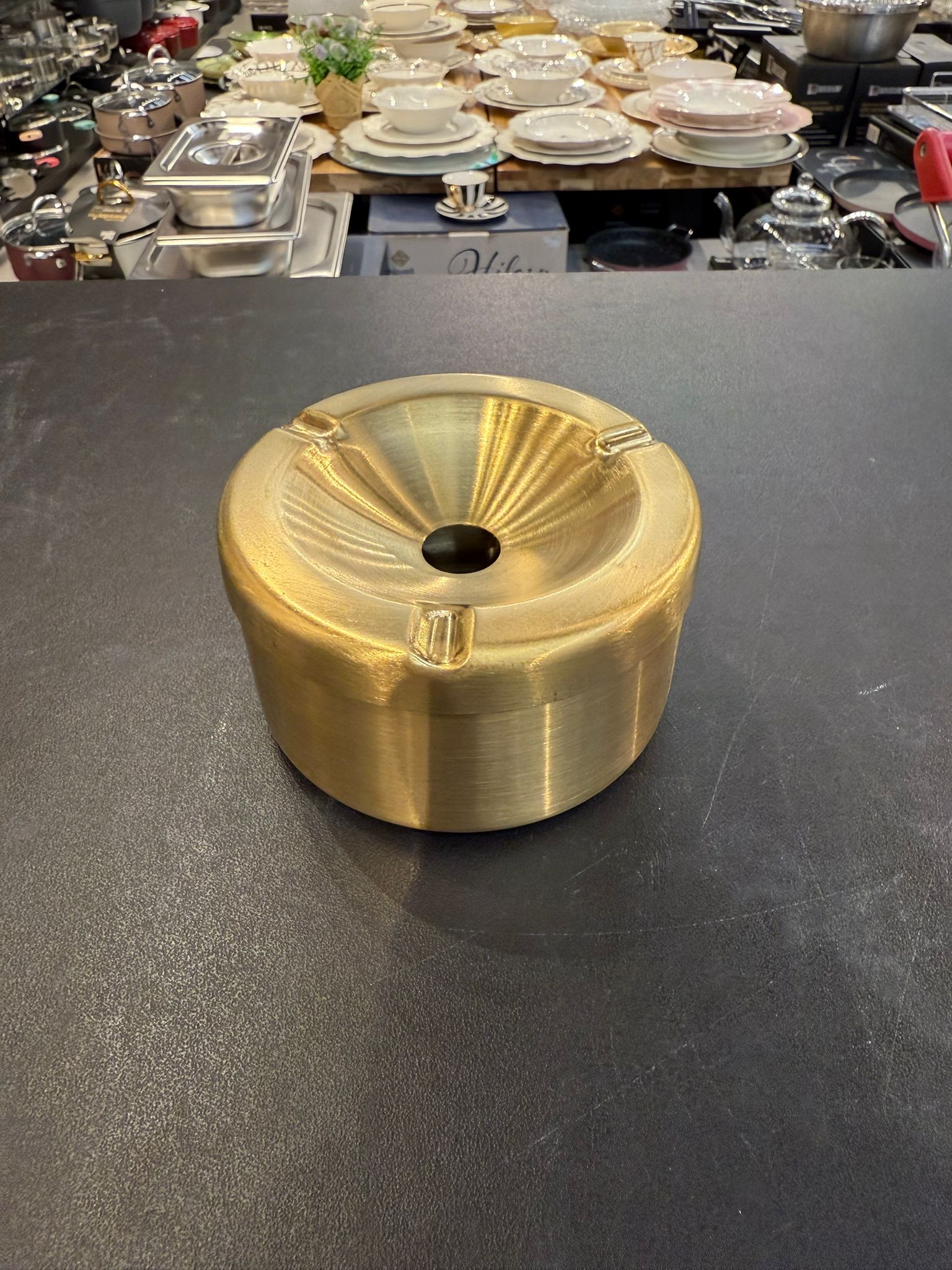 מאפרה סגורה נירוסטה זהב 10 ס״מ