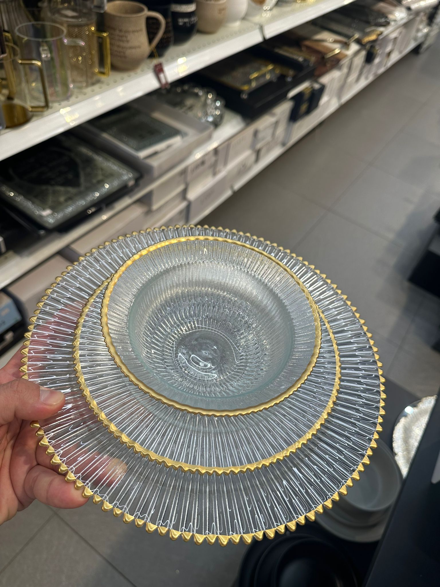 סט צלחות 18 חלקים – זכוכית פס זהב דגם MEIR פסים